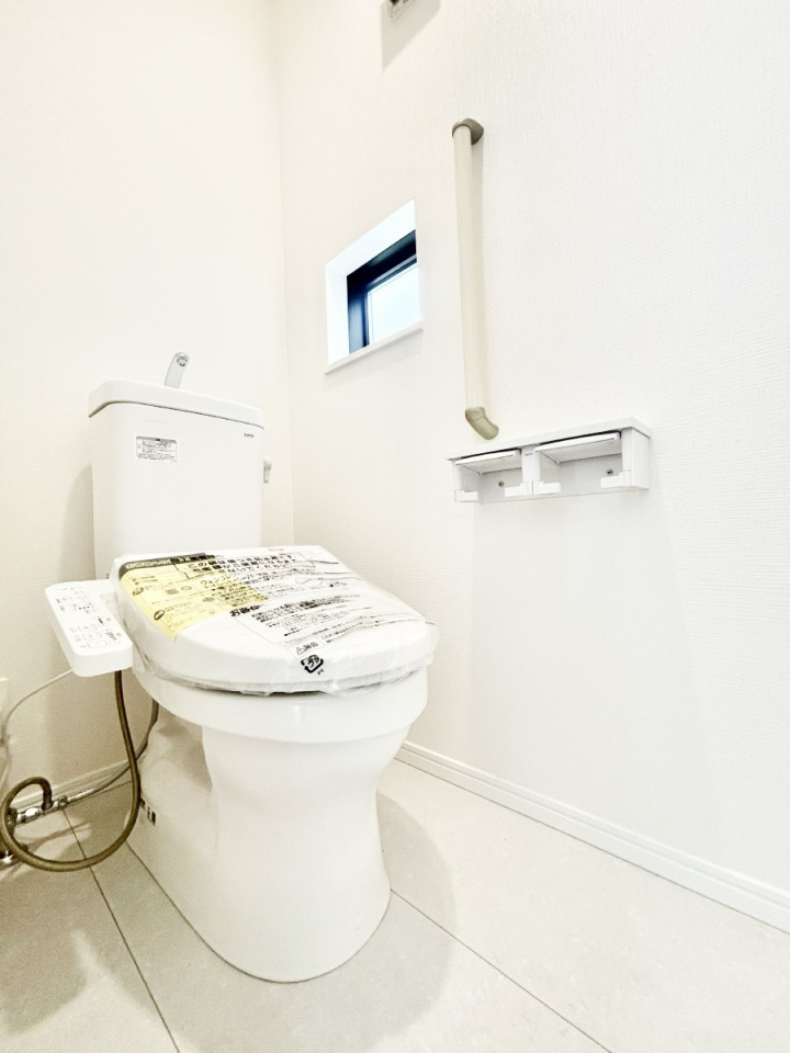 �g�C�� �g�C���͈��S�̂Q�ӏ��I���̃o�^�o�^������S�ł��B 