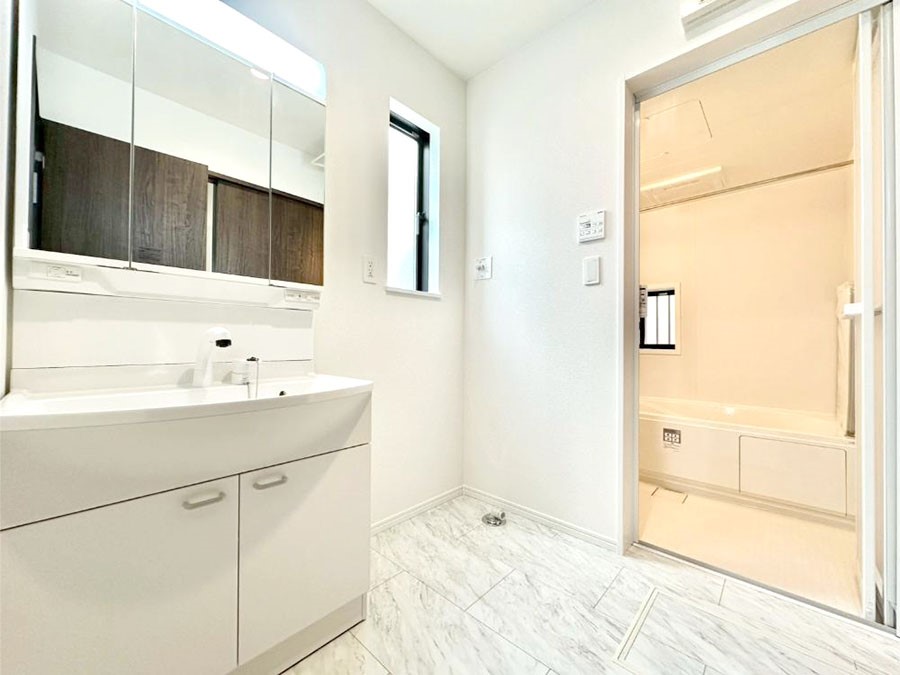 ̑ ̂KԂłB̐gxxCǂg܂B 