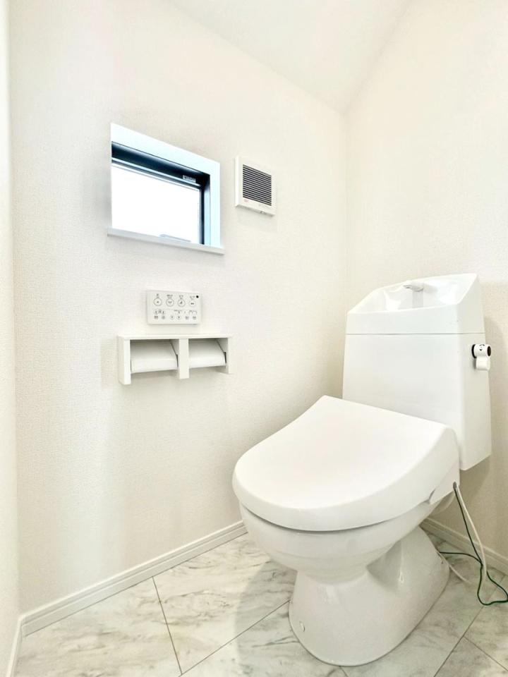 gC gC1K2KꂼɔzuĂĂƂĂ֗łB 