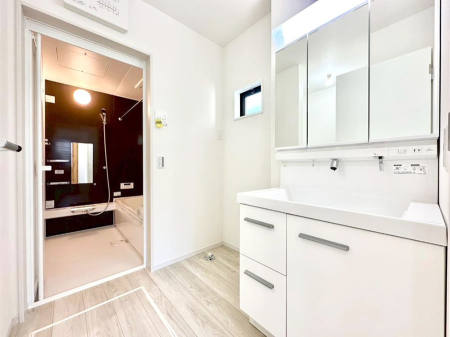 ̑ ̂KԂłB̐gxxCǂg܂B 