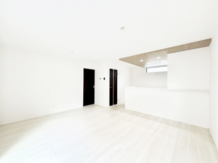 ���r���O ���Ƒ��̓��₩�Șb�����ŕ�܂�閾�邢���r���O