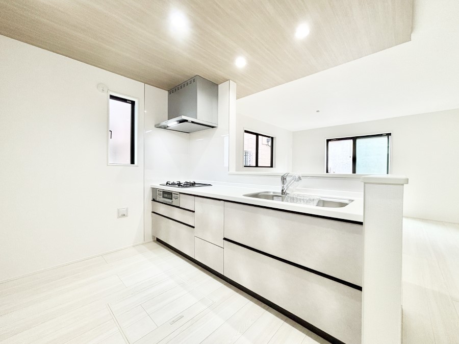 �L�b�`�� ���������Ȃ��炲�Ƒ��Ƃ̉�b���y���߂�ΖʃJ�E���^�[�L�b�`��