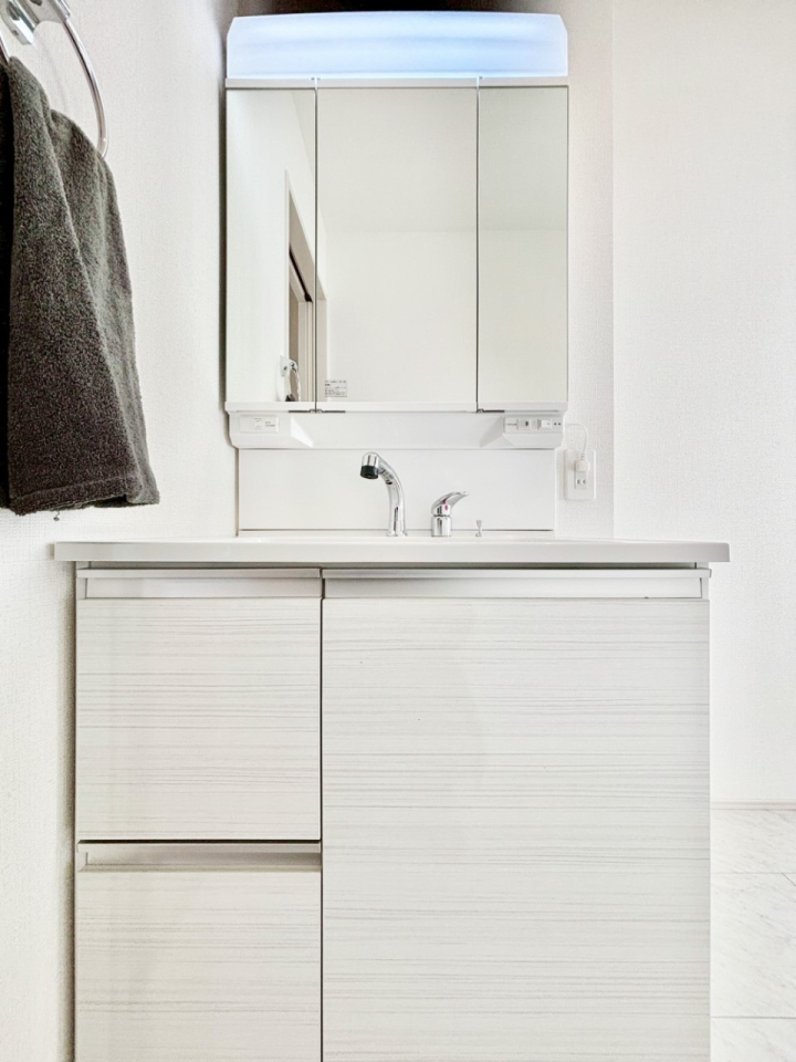 ʑEʏ [͂Ƌ@\ɗDꂽʉϑ