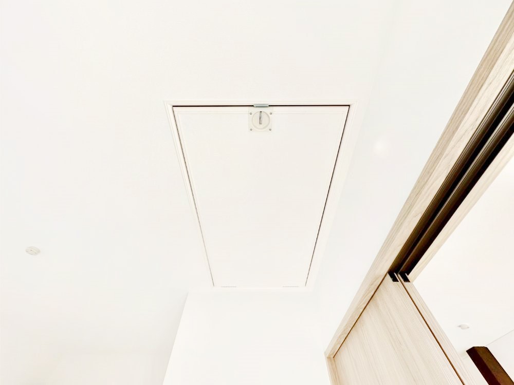 ���[ �G�ߕi���̕i�Ȃǂ��X�b�L�����[�o���鏬�������[�t���ł��B