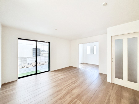 ���̑����� �傫�ȑ����炽���Ղ�̗z���ƕ����������郊�r���O  