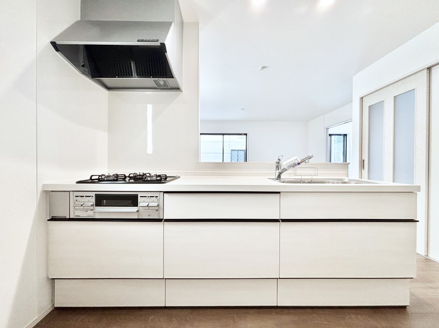 �L�b�`�� ���r���O�����n����l�C�̃J�E���^�[�L�b�`���B �Ƒ��������Ȃ���Ǝ������邱�Ƃ��ł��܂��B