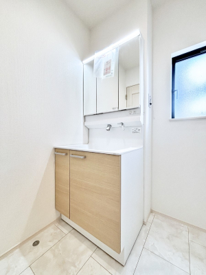 ���ʑ�E���ʏ� �傫�����₷���O�ʋ��Ő�����������ʑ�́A�g�����Ȃ݃`�F�b�N�┧�̂������ɂ������߂ł��B 