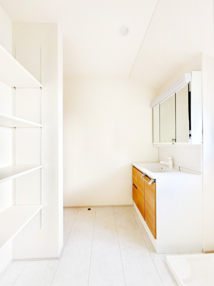 ���̑� ���ʏ��ɂ͐�܂̃X�g�b�N��^�I���Ȃǂ̎��[�ɕ֗��ȃ��l���I�t���ł��B