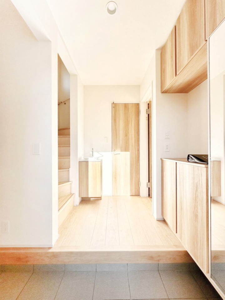 ���� ���Ƒ��₨�q�l���C�����悭���o�}���ł��鉸�₩�ȕ��͋C�̌��ւł��B