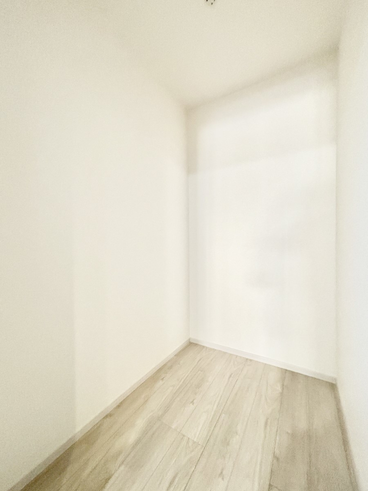 ���[ �L�b�`���ɂ̓p���g���[�I�H�ނ̃X�g�b�N�͂������A���p�i�̎��[�Ȃǎg�����͂��낢��I