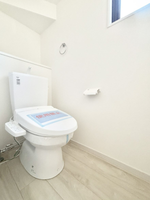 �g�C�� �g�C���͈��S�̂Q�ӏ��I���̃o�^�o�^������S�ł��B 