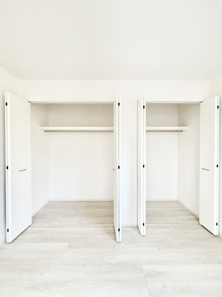 ���[ �m���̃N���[�[�b�g�B���s��������̂Ō���̈ߗނ�����������܂�܂��B