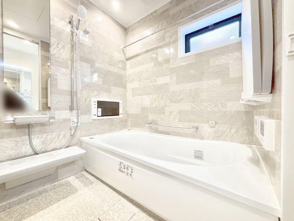  1̔tbVłAKȃoX^CoĂ܂B