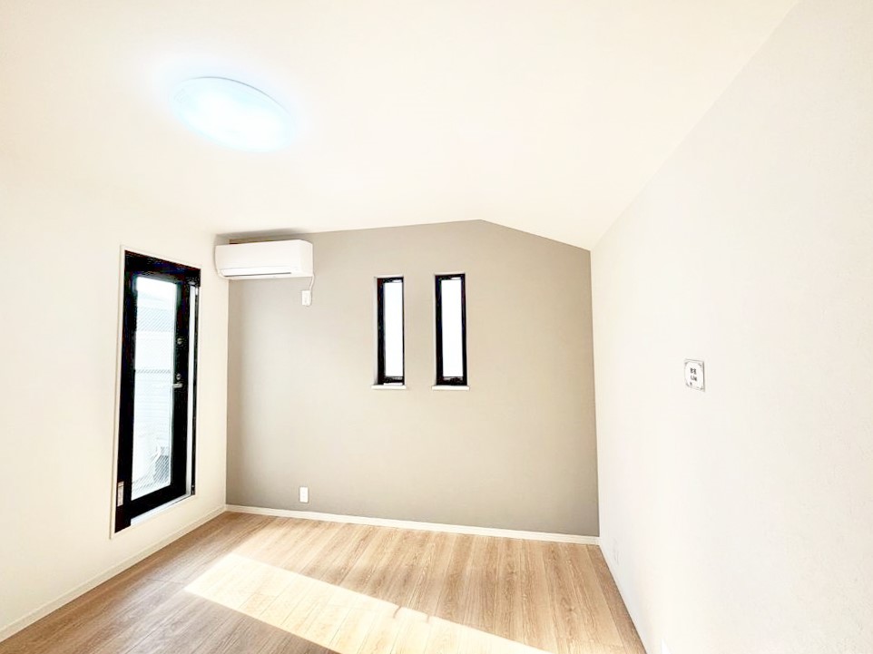 q Qʍ̌ŋC悭R̂łql̂ɂsb^