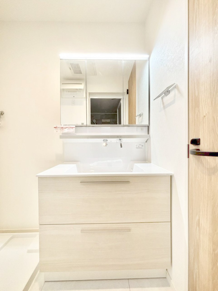 ʑEʏ X^COɕ֗ȎOʋA~[LrlbgōׂXbL