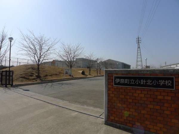 ���ӊ� ���w�Z 800m �ɓޒ������j�k���w�Z