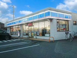 ���ӊ� �R���r�j 300m ���[�\���ɓޏ��j�V�h�X