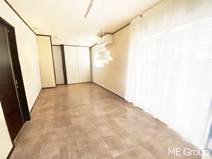 ���r���O �������������͋C�̂k�c�j�͉Ƒ��݂�Ȃ̉��K��ԁ�CG���H��  