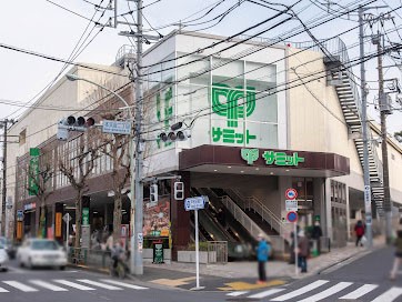 ӊ X[p[ 800m T~bgXgA {VX