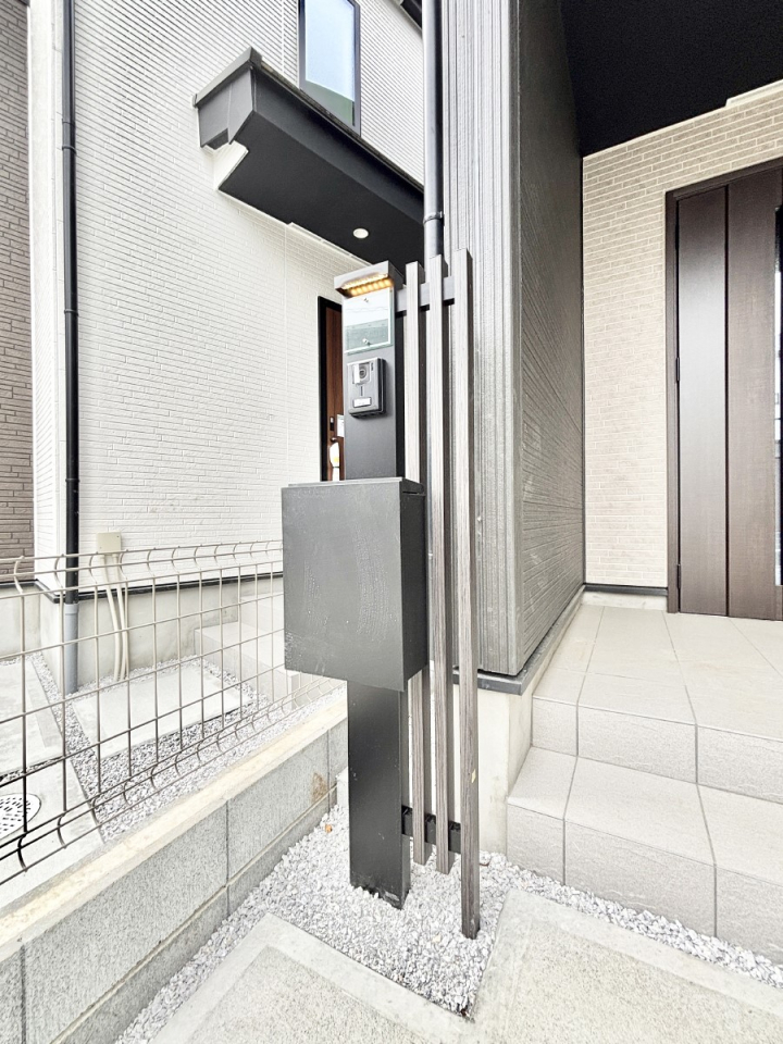 ���̑� �\�D�E�C���^�[�z���E�|�X�g���ЂƂɏW��B�G���g�����X�ɂȂ��ރV���v���f�U�C���B