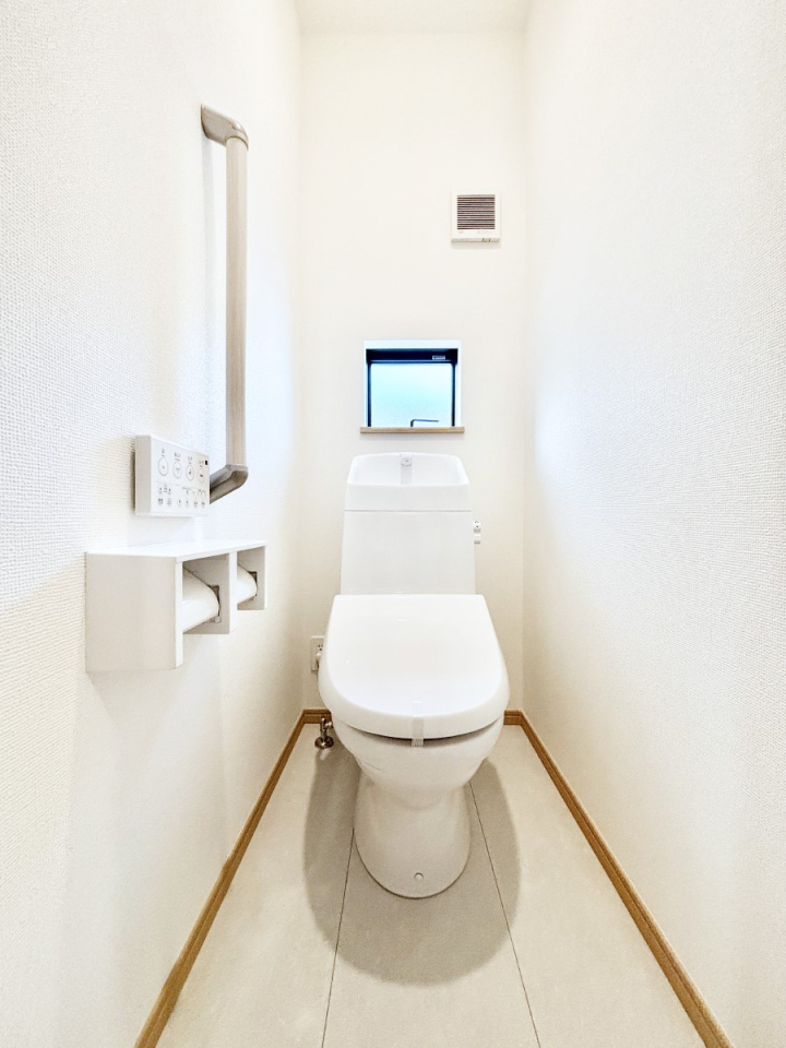 �g�C�� �E�H�V�����b�g�t���g�C����1�K��2�K���ꂼ��ɔz�u����Ă��ĂƂĂ��֗��ł��B 