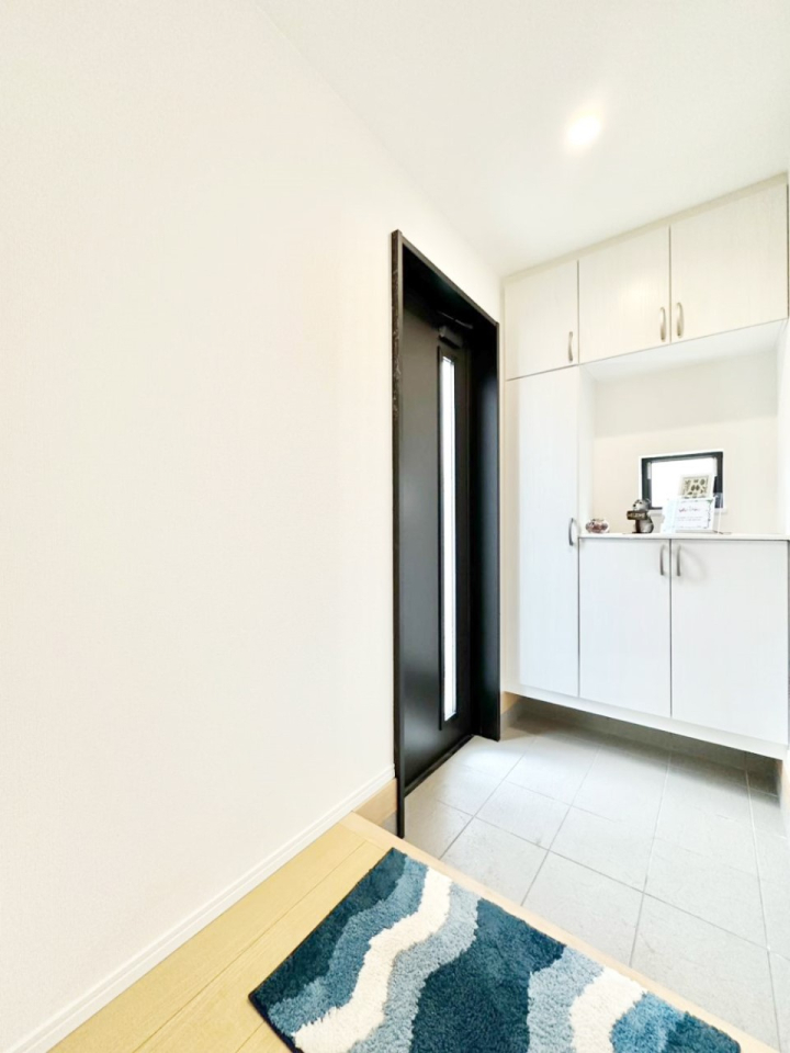 ���� ���ʔ��͂��Ƒ��̎ʐ^��G�߂̃C���e���A�ŏ���I�Ƃ��ĉ��o�ł��܂�