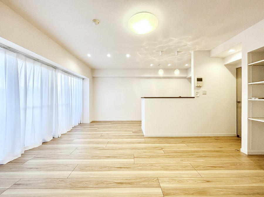 rO Ƒ̓₩Șbŕ܂閾邢rO