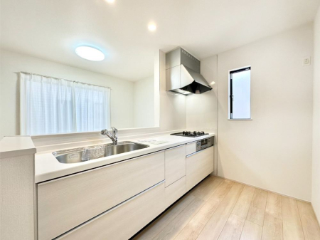 �L�b�`�� ���������Ȃ��炲�Ƒ��Ƃ̉�b���y���߂�ΖʃJ�E���^�[�L�b�`��