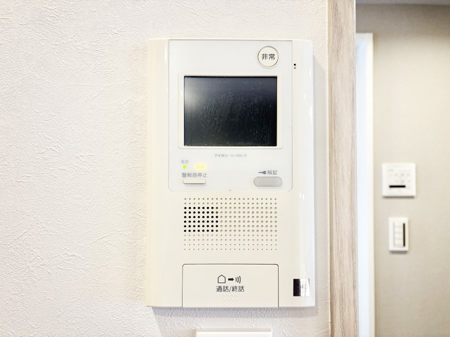 ���̑����� TV���j�^�[�t�C���^�[�t�H�����t���Ă��ăZ�L�����e�B�[��