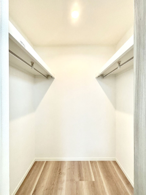 ̑ EH[NCN[[bgtŐԂLpł܂B