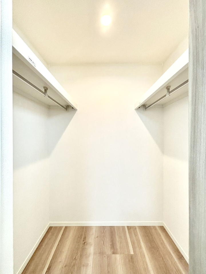 ̑ EH[NCN[[bgtŐԂLpł܂B