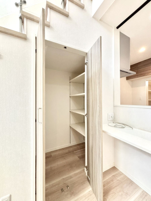 ̑ rO[BɎ[ƕW܂LDKXbLЕtłˁB  