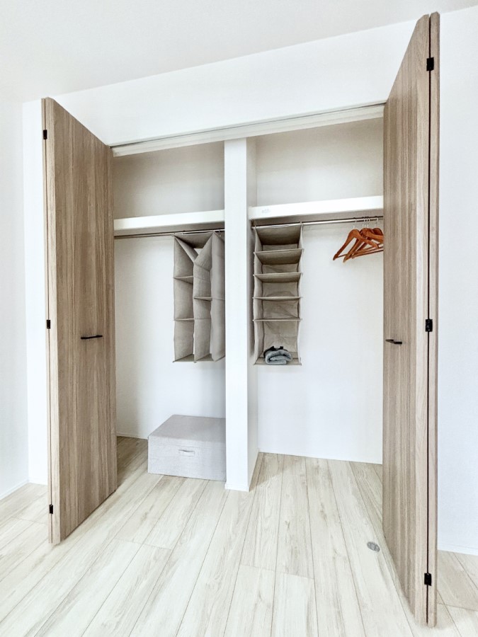 ���[ �m���̃N���[�[�b�g�B���s��������̂Ō���̈ߗނ�����������܂�܂��B