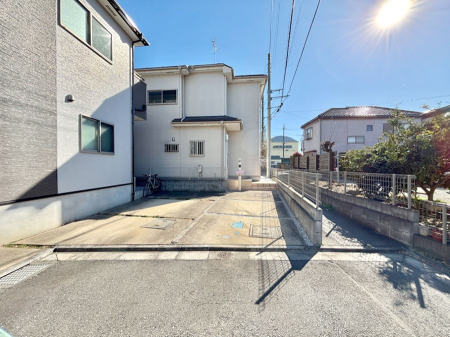  �����Ɍ������Ȃ����ԃX�y�[�X�B