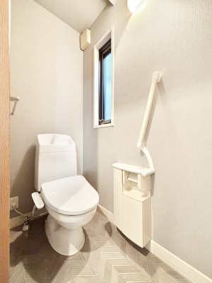 �g�C�� �g�C���͈��S�̂Q�ӏ��I���̃o�^�o�^������S�ł��B 