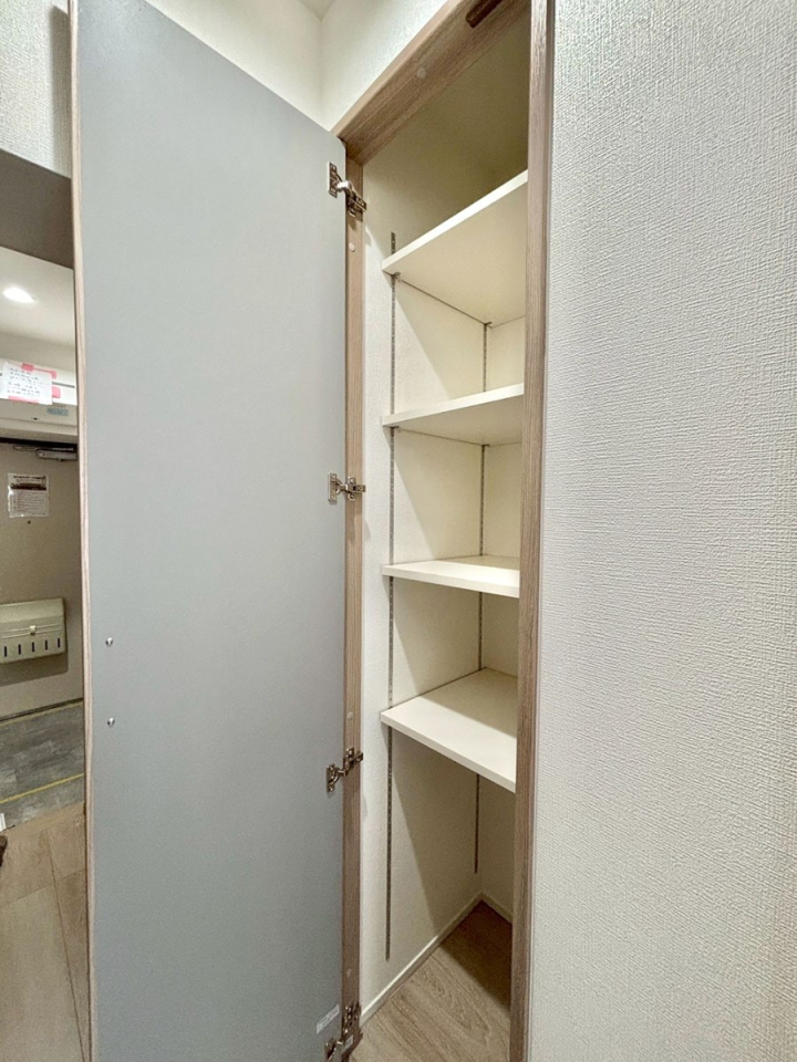 ���̑����� �L�����[�B�|�������G�߂̏��������[���邱�Ƃ��ł��܂��B