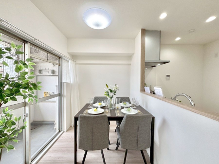 ���r���O �������������͋C�̂k�c�j�͉Ƒ��݂�Ȃ̉��K���