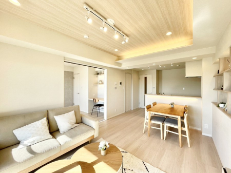 rO Ƒ̓₩Șbŕ܂閾邢rO  @