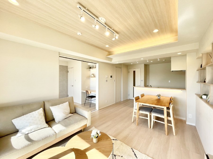 rO Ƒ̓₩Șbŕ܂閾邢rO  @