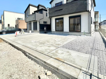  ����3��\�I�}�Ȃ��q�l�̒��ԂɁB�܂��A���Ƒ��̎��]�ԃX�y�[�X�Ƃ��Ă��劈��B