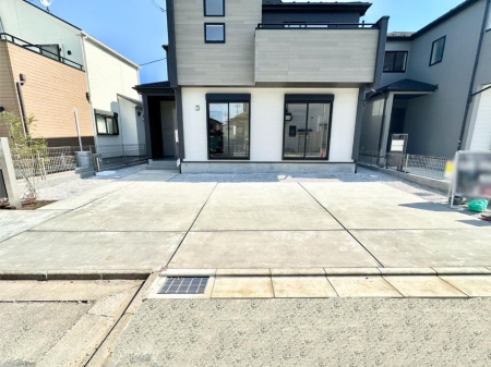  ����3��\�I�}�Ȃ��q�l�̒��ԂɁB�܂��A���Ƒ��̎��]�ԃX�y�[�X�Ƃ��Ă��劈��B