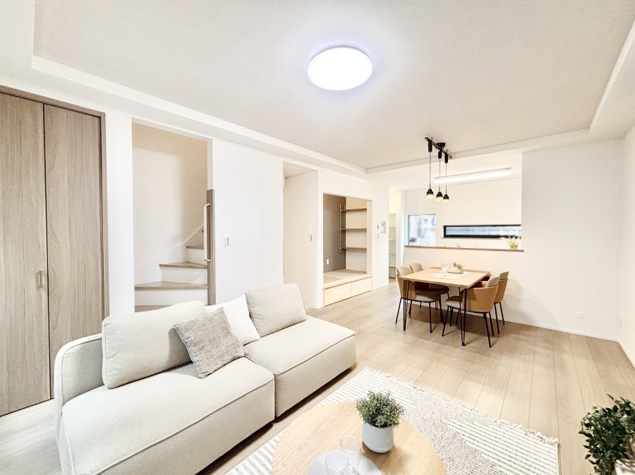 ���r���O �^�^�~�X�y�[�X�E���r���O�C���K�i���̗p����LDK�B���Ƒ��̉�b�����������ł���