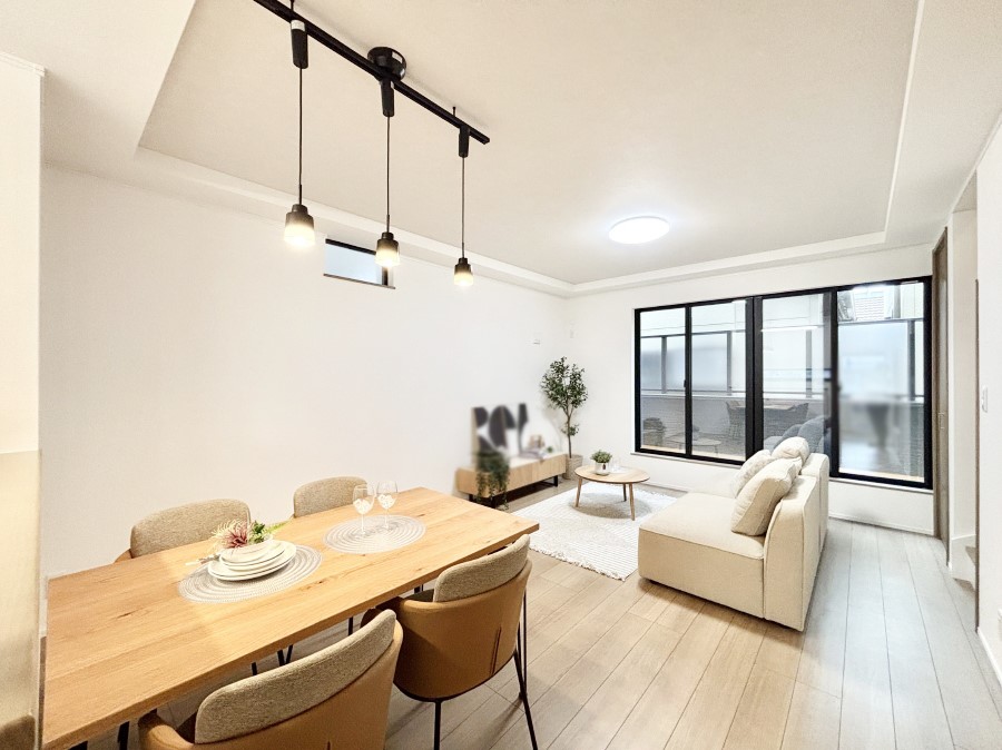 ���r���O ���邢2�K���r���O�I�O����̎������V���b�g�A�E�g���ĉƑ��̃v���C�o�V�[�����܂�