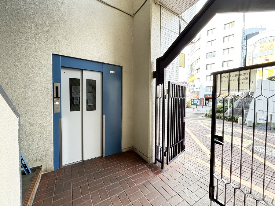 ���̑� �G���x�[�^�[