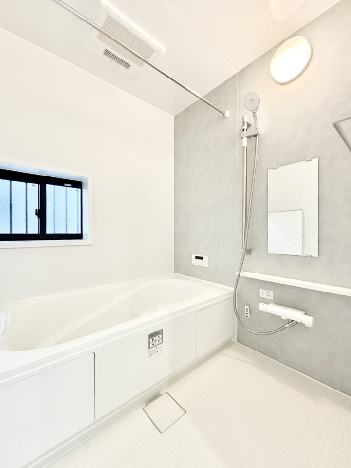 ���� ����̔�������Ă���閾�邢�������̂���o�X���[��