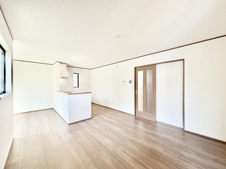 ���r���O ���Ƒ��̓��₩�Șb�����ŕ�܂�閾�邢���r���O