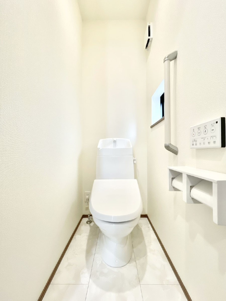 �g�C�� �g�C����1�K��2�K���ꂼ��ɔz�u����Ă��ĂƂĂ��֗��ł��B 