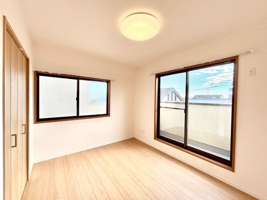 ���̑����� ���邢�o���R�j�[�T�C�h�ɗm����ݒu�B�ڊo�߂̗ǂ��Q���ɁB 