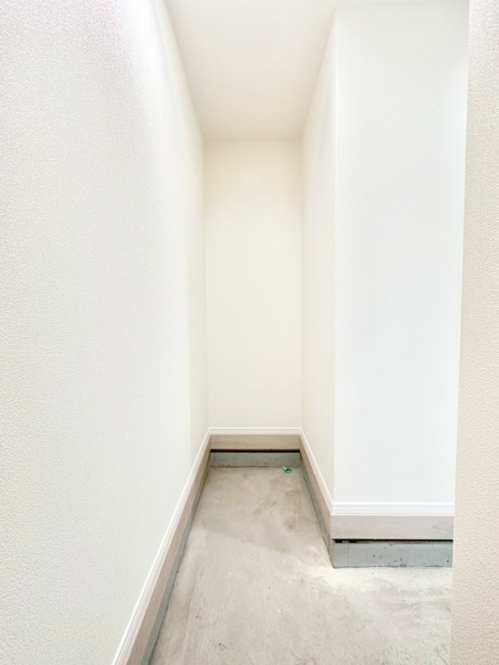 ���[ �V���[�Y�C���N���[�N�t���I�J���x�r�[�J�[���u���܂��B