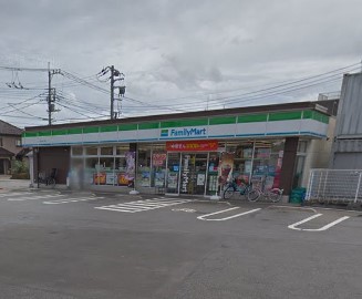 ���ӊ� �R���r�j 300m �t�@�~���[�}�[�g ����ԎR���X